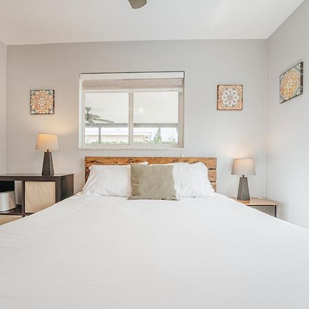 Home With A Pool Close To Beach And Fll Airport Pool Heated October- March فورت لودرديل المظهر الخارجي الصورة