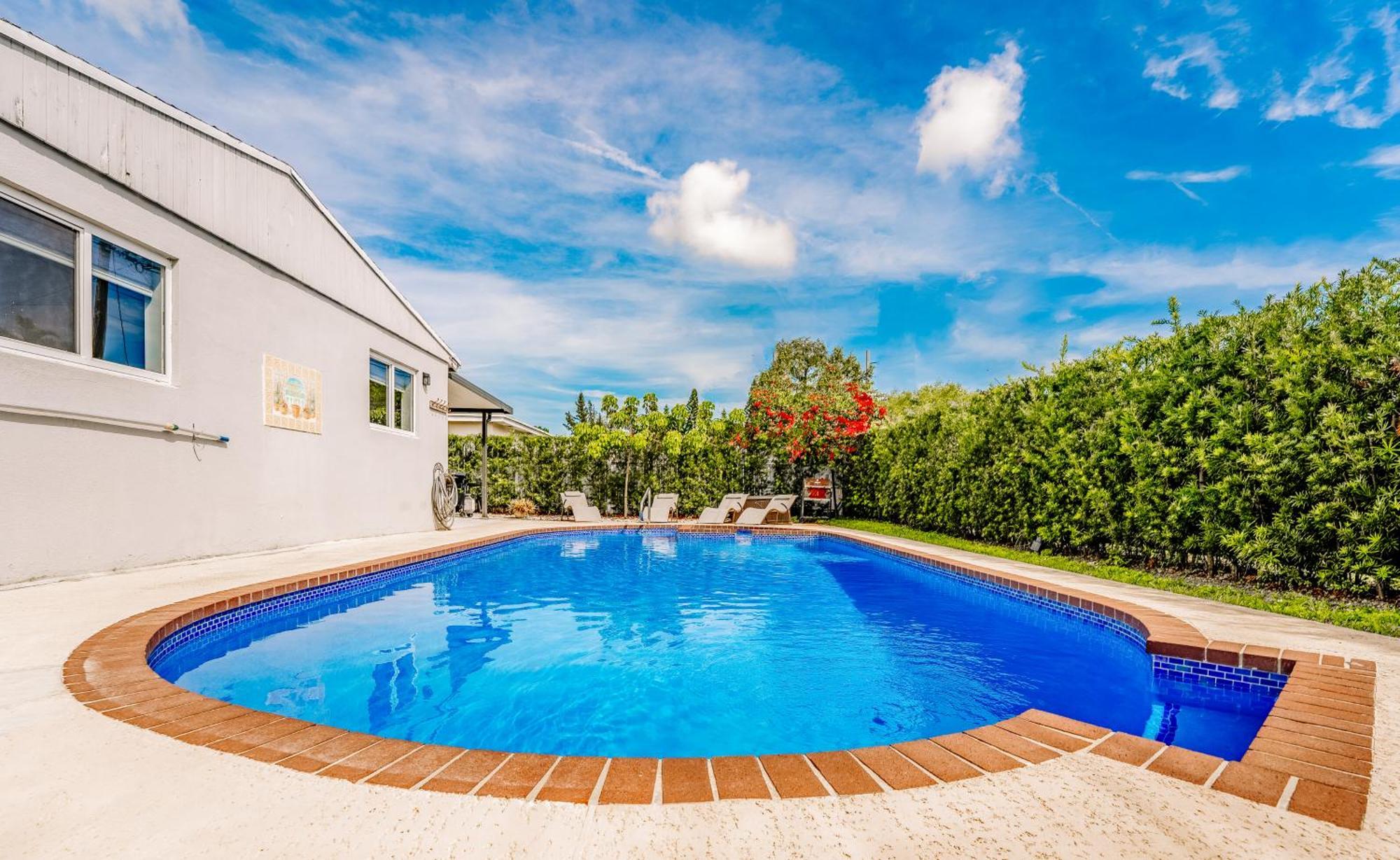 Home With A Pool Close To Beach And Fll Airport Pool Heated October- March فورت لودرديل المظهر الخارجي الصورة