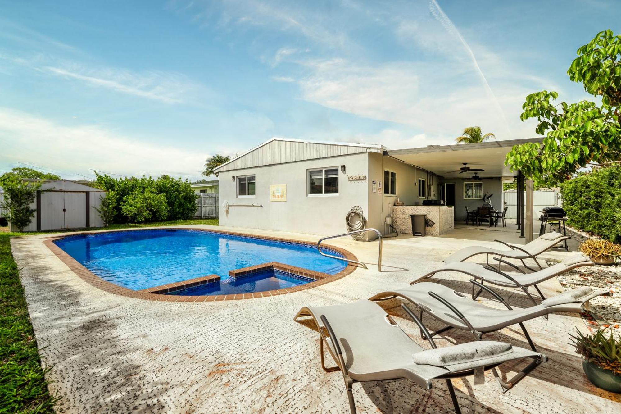 Home With A Pool Close To Beach And Fll Airport Pool Heated October- March فورت لودرديل المظهر الخارجي الصورة