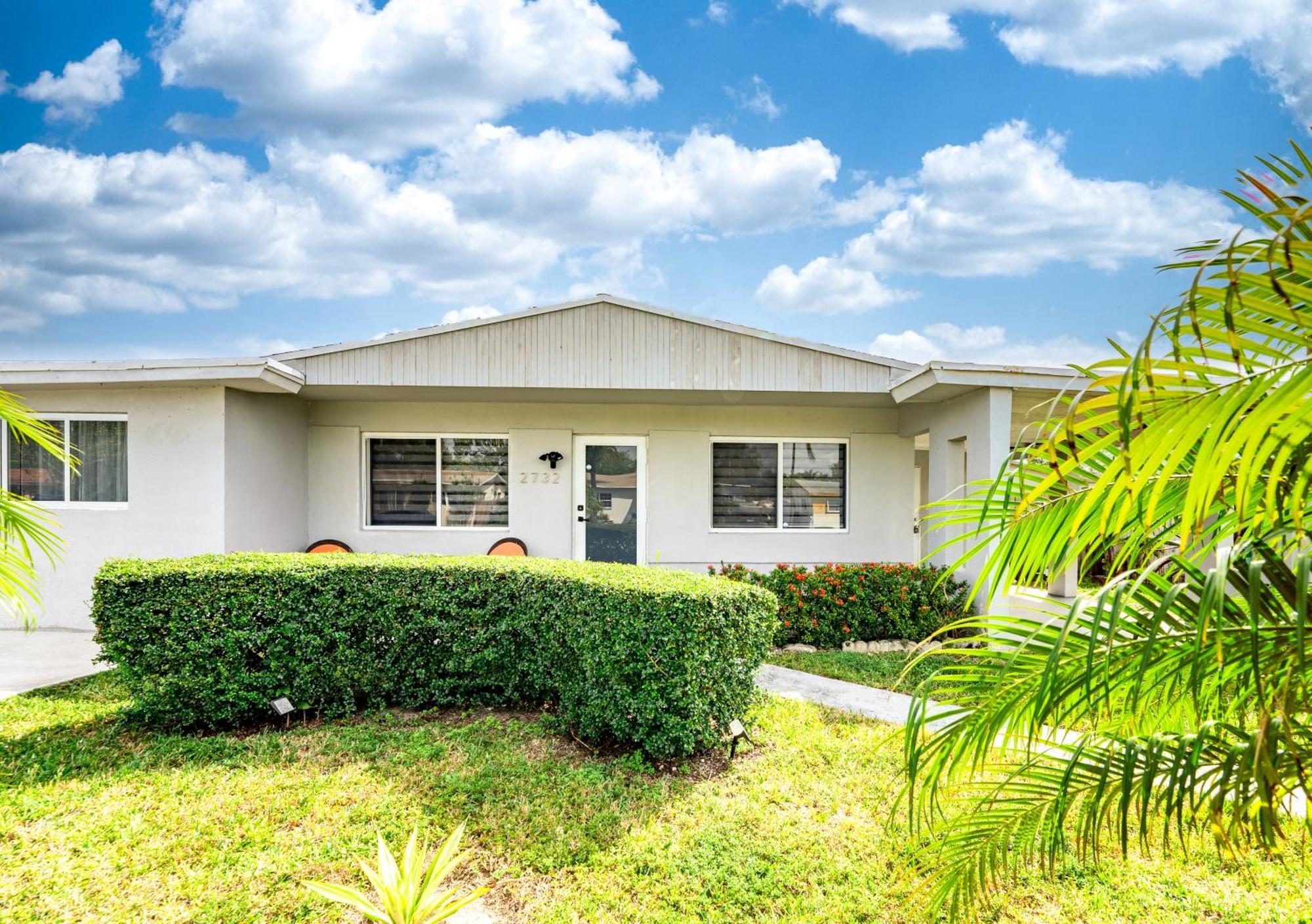 Home With A Pool Close To Beach And Fll Airport Pool Heated October- March فورت لودرديل المظهر الخارجي الصورة